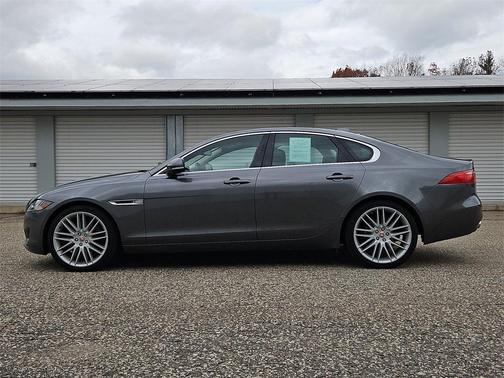 2017 Jaguar XF 35t Prestige