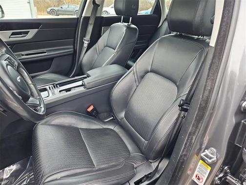 2017 Jaguar XF 35t Prestige