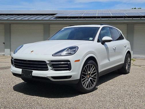 White 2023 Porsche Cayenne Platinum Edition