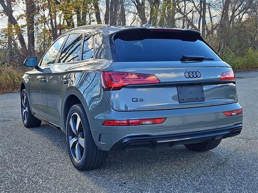 2024 Audi Q5 45 S line quattro Premium