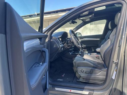 2024 Audi Q5 45 S line quattro Premium