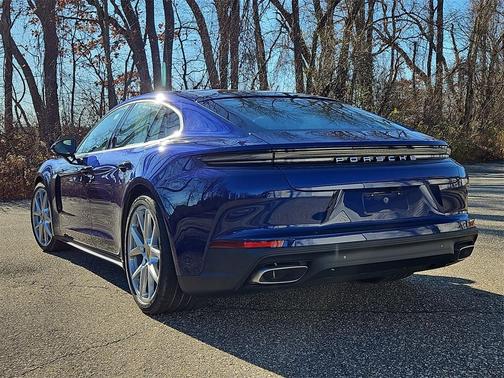2026 Porsche Panamera 4