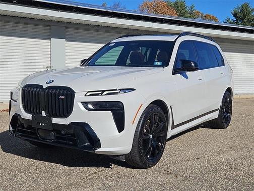 2023 BMW X7 M60i