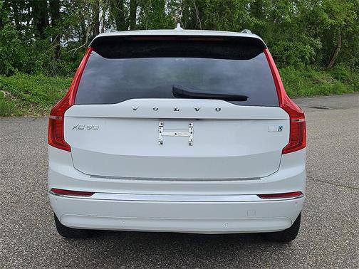 2023 Volvo XC90 Recharge Plug-In Hybrid T8 Ultimate Bright Theme 7-Seater