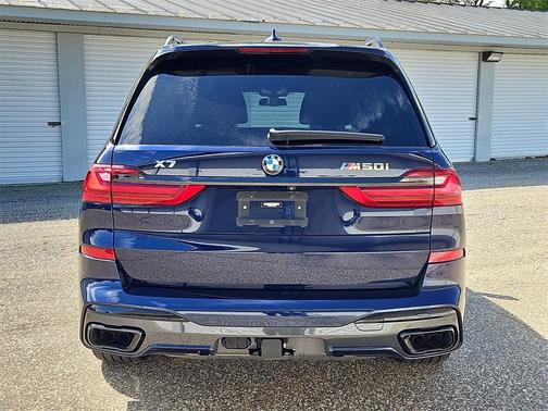2022 BMW X7 M50i