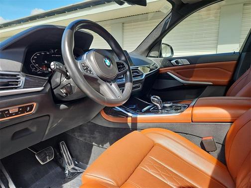 2022 BMW X7 M50i