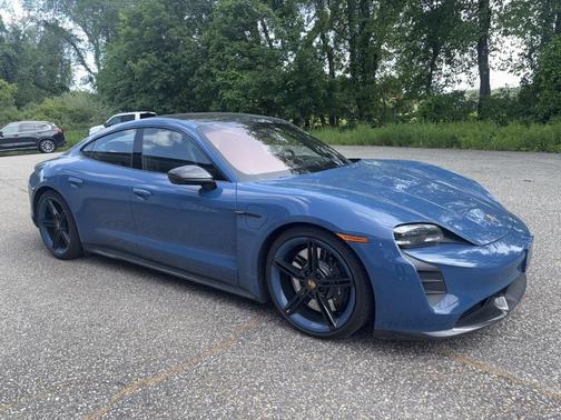 2021 Porsche Taycan Turbo