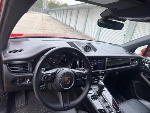 2022 Porsche Macan Base