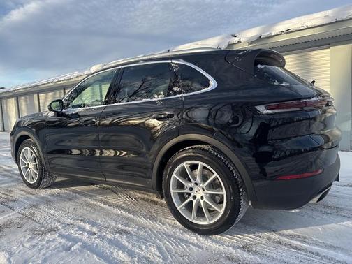 2025 Porsche Cayenne Base