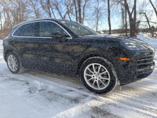 2025 Porsche Cayenne Base