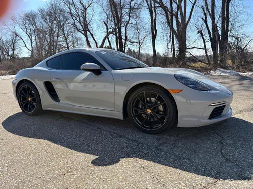 Chalk 2022 Porsche 718 Cayman T