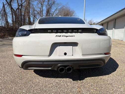 Chalk 2022 Porsche 718 Cayman T