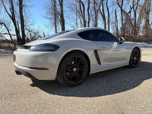 Chalk 2022 Porsche 718 Cayman T