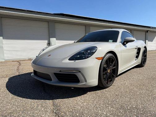 2022 Porsche 718 Cayman T