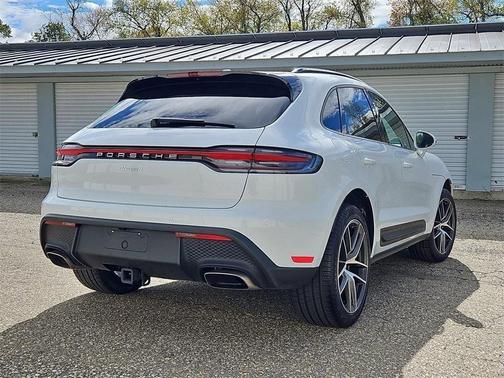 2025 Porsche Macan Base