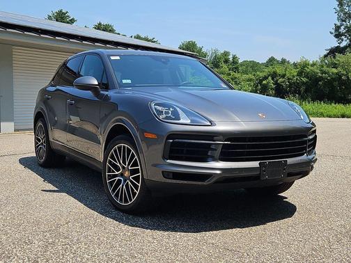 Quartzite Grey Metallic 2021 Porsche Cayenne Base