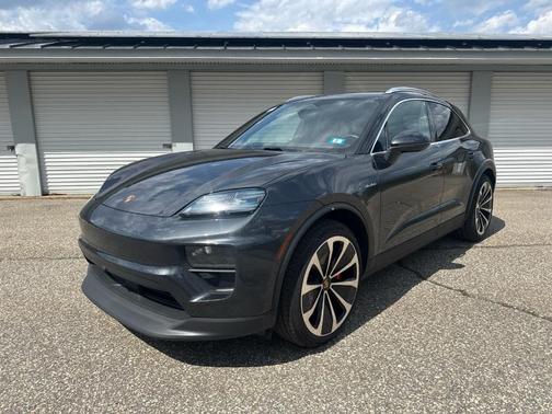 Gray 2025 Porsche Macan 4S