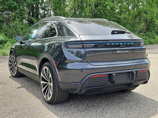 Volcano Grey Metallic 2025 Porsche Macan 4S