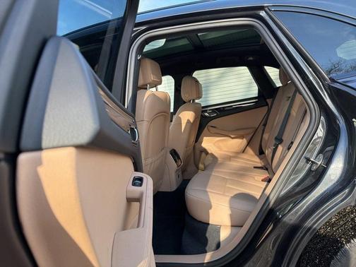 2024 Porsche Macan S