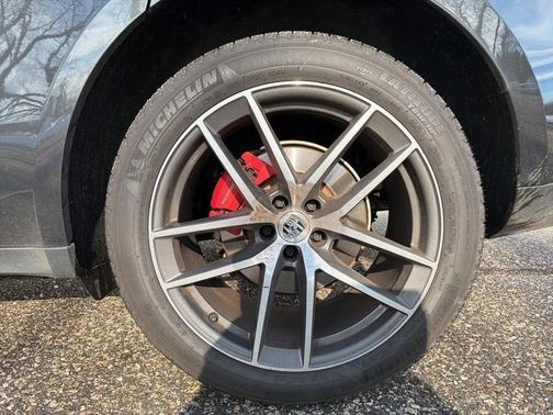 2024 Porsche Macan S