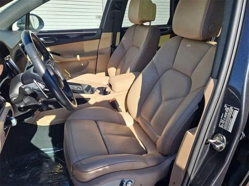 2024 Porsche Macan S