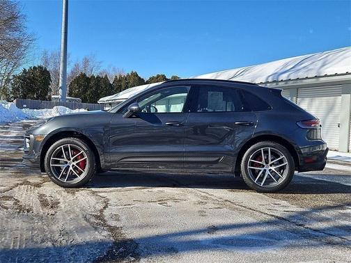 2024 Porsche Macan S