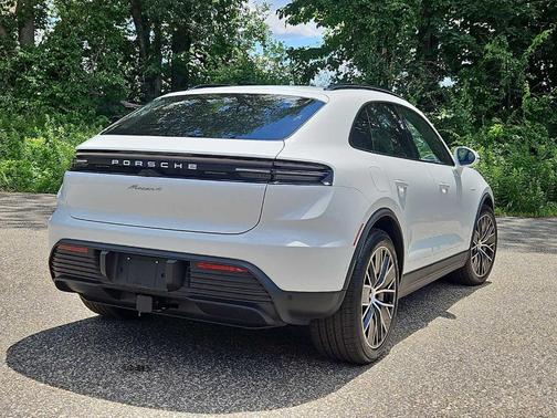 White 2025 Porsche Macan 4