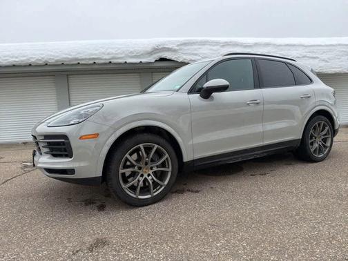 2022 Porsche Cayenne Platinum Edition