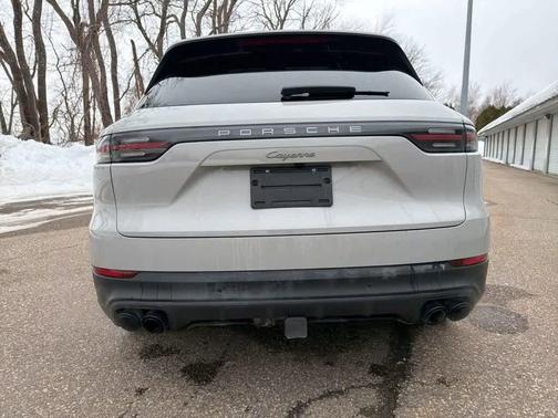 2022 Porsche Cayenne Platinum Edition