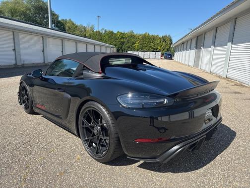 2025 Porsche 718 Spyder RS