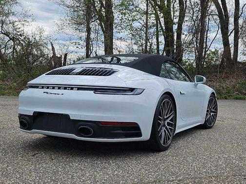 Carmine Red 2022 Porsche 911 Carrera S
