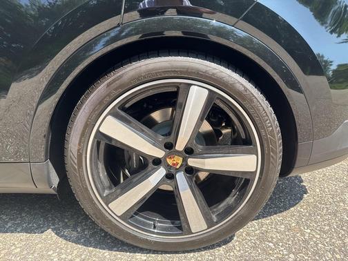 2024 Porsche Cayenne Base