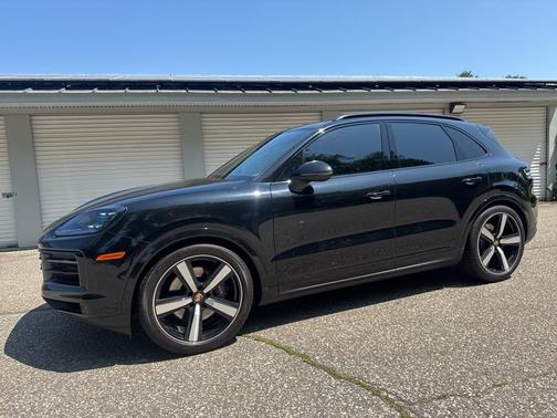 2024 Porsche Cayenne Base