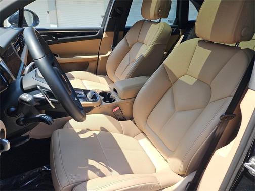 2024 Porsche Macan S
