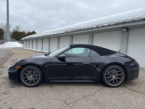 2025 Porsche 911 Carrera