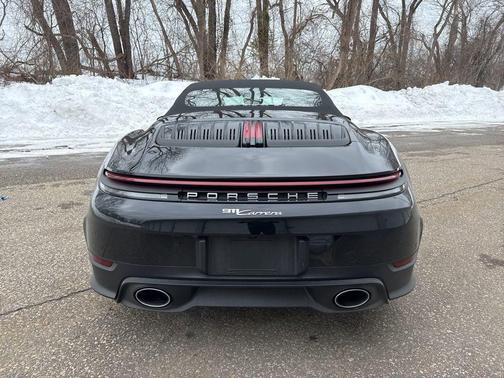 2025 Porsche 911 Carrera