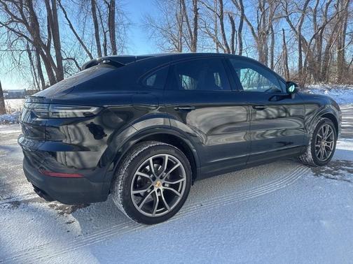 2023 Porsche Cayenne Platinum Edition