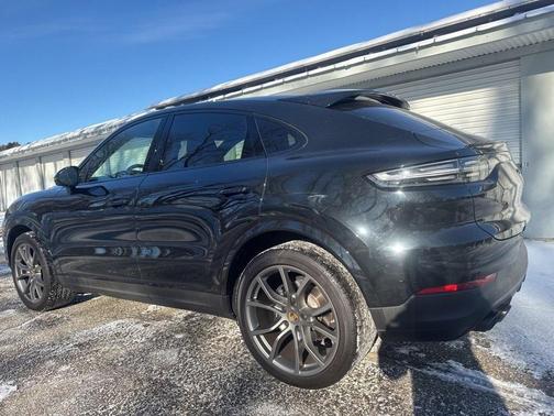 2023 Porsche Cayenne Platinum Edition