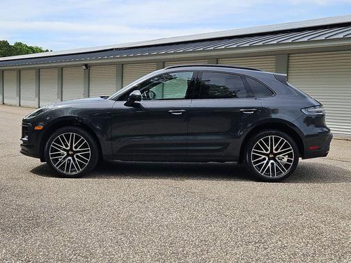Volcano Grey Metallic 2026 Porsche Macan