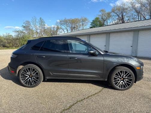 Volcano Grey Metallic 2026 Porsche Macan