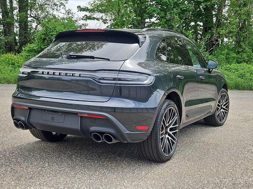 Volcano Grey Metallic 2026 Porsche Macan