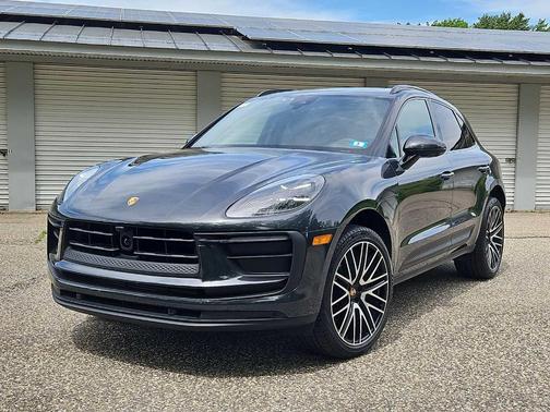 Volcano Grey Metallic 2026 Porsche Macan