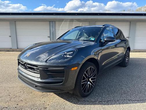 Volcano Grey Metallic 2026 Porsche Macan