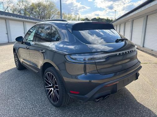 Volcano Grey Metallic 2026 Porsche Macan