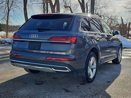 2023 Audi Q7 45 Premium Plus