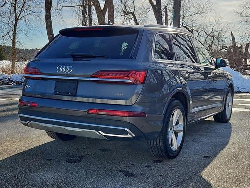 2023 Audi Q7 45 Premium Plus