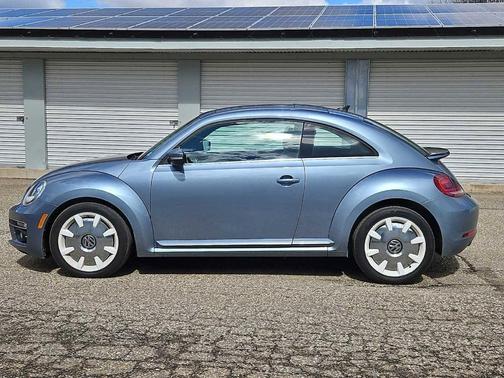 Stonewashed Blue Metallic 2019 Volkswagen Beetle 2.0T Final Edition SEL