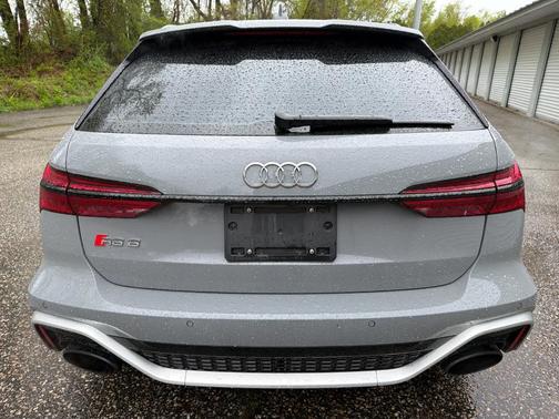 Nardo Gray 2023 Audi RS 6 Avant 4.0T quattro