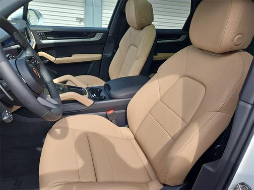 2026 Porsche Cayenne Base