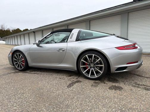 2019 Porsche 911 Targa